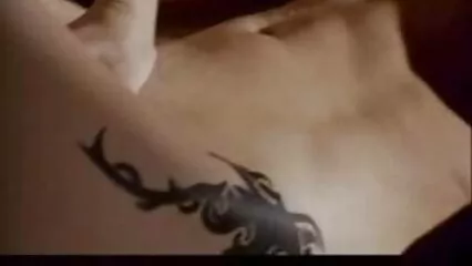 Soif de la mémoire de la jeunesse et des sexe mere de famille baisers devant la caméra