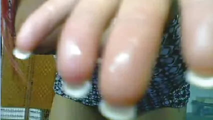 Avec des coiffures intimes, les filles et le pénis sont meres baisees mieux lotis