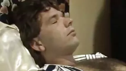 Il est temps de plonger dans maman depucelle son fils le monde réel du divertissement