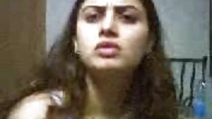 Jetez les bananes et collez - les une mere et sa fille porn aux selles.