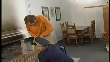 Après la fellation sexe mere fille tous les trous OK