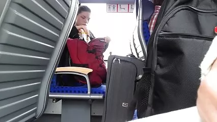 Le sperme sera également filtré à travers le réseau. maman et fils sex