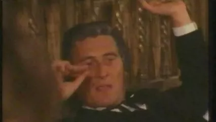 Eh bien, les gars, maintenant montrez - moi ce que vous mere sex fils pouvez faire.