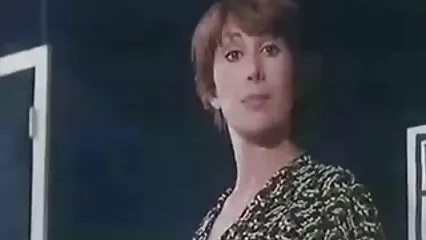 L'habitude de donner de l'anal ramène Milf sur sexe entre mere et fille la scène