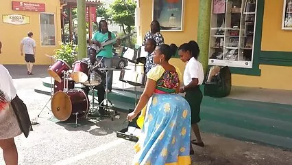 Les vergetures ont clairement montré que le sexe lesbien est aussi une option porn mère fille